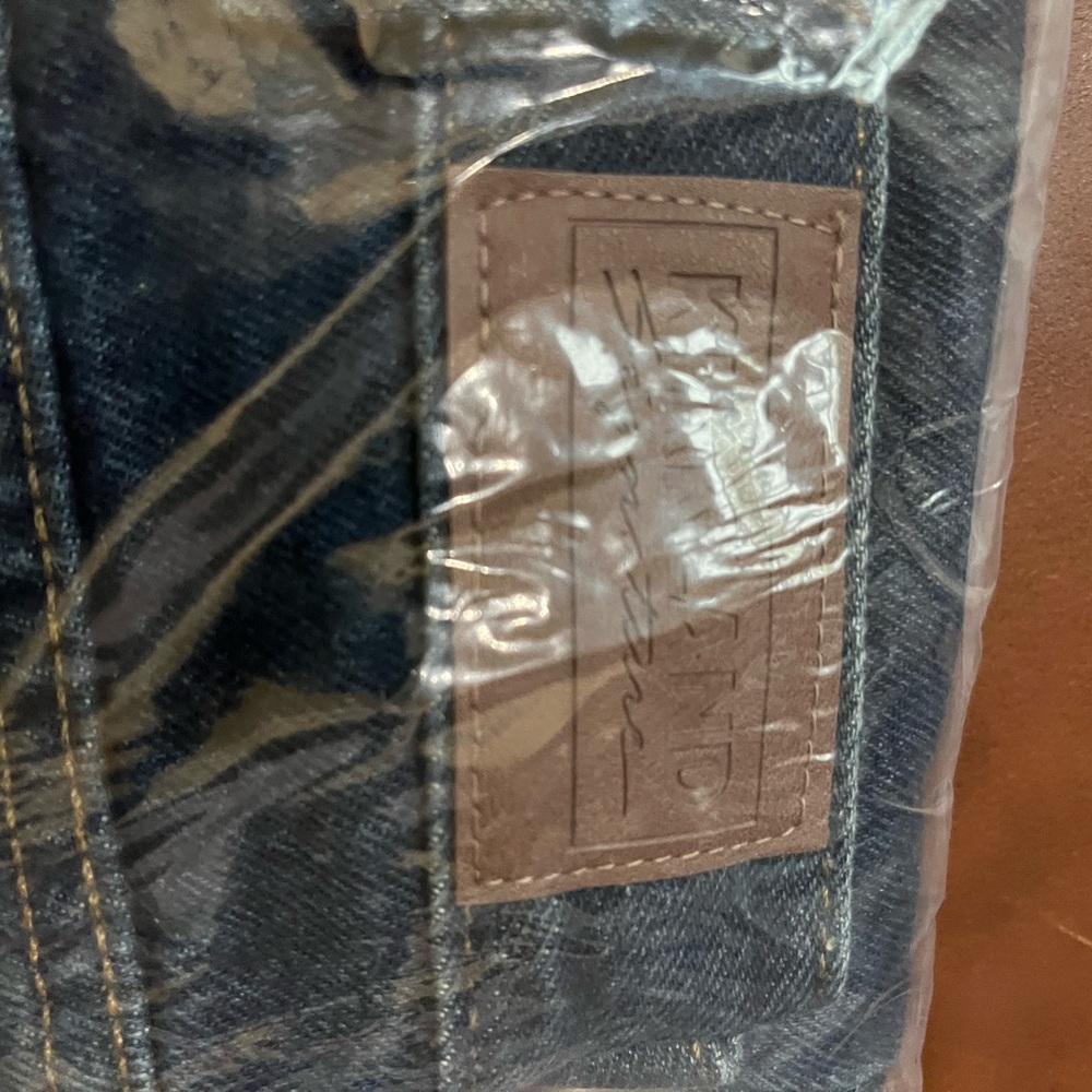 NWT Kirkland Signature Jeans 42x36 - Picture 5 of 9